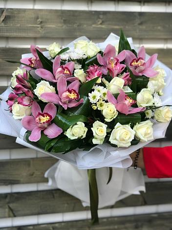 Букет цветов из: Розы и Хризантемы в Ялте